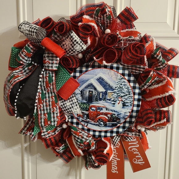 Christmas wreath - Picture 1 of 3